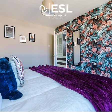 3 Bedroom House With Garden And Driveway Parking - Less Than 10 Mins From Chester City Centre Экстерьер фото