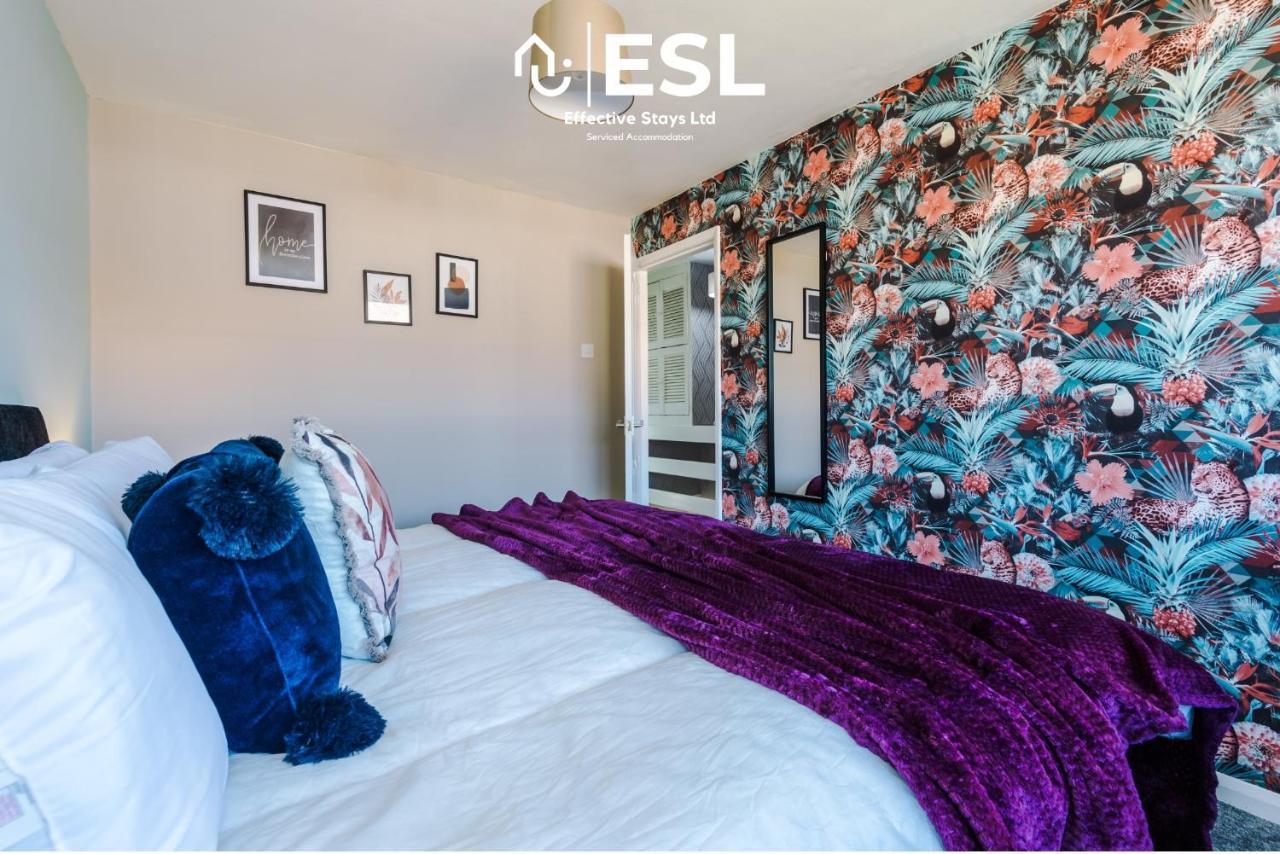 3 Bedroom House With Garden And Driveway Parking - Less Than 10 Mins From Chester City Centre Экстерьер фото