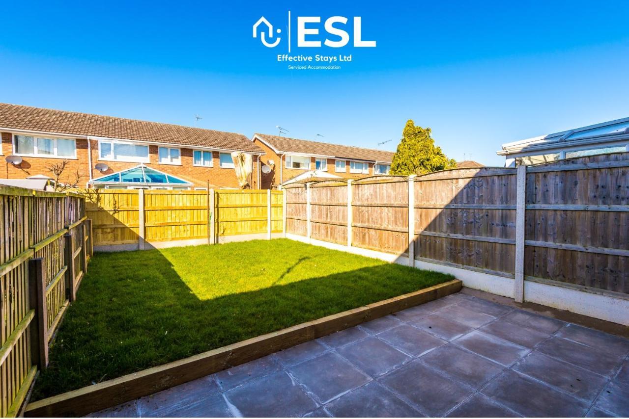 3 Bedroom House With Garden And Driveway Parking - Less Than 10 Mins From Chester City Centre Экстерьер фото