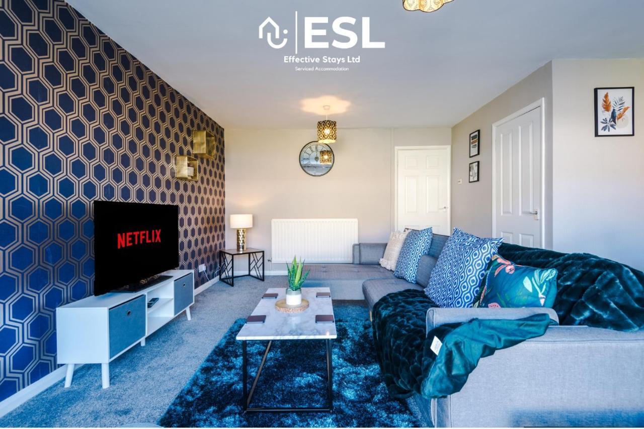 3 Bedroom House With Garden And Driveway Parking - Less Than 10 Mins From Chester City Centre Экстерьер фото