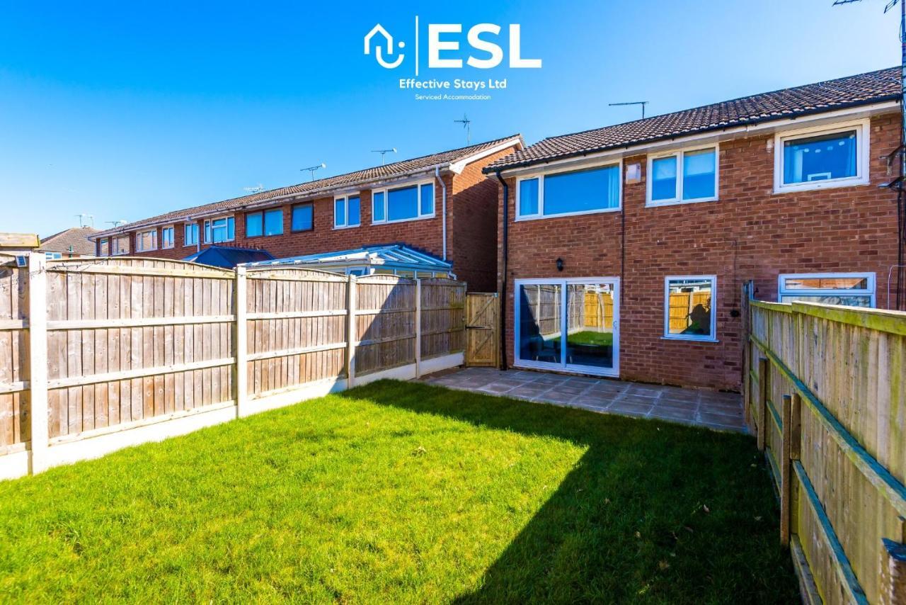 3 Bedroom House With Garden And Driveway Parking - Less Than 10 Mins From Chester City Centre Экстерьер фото